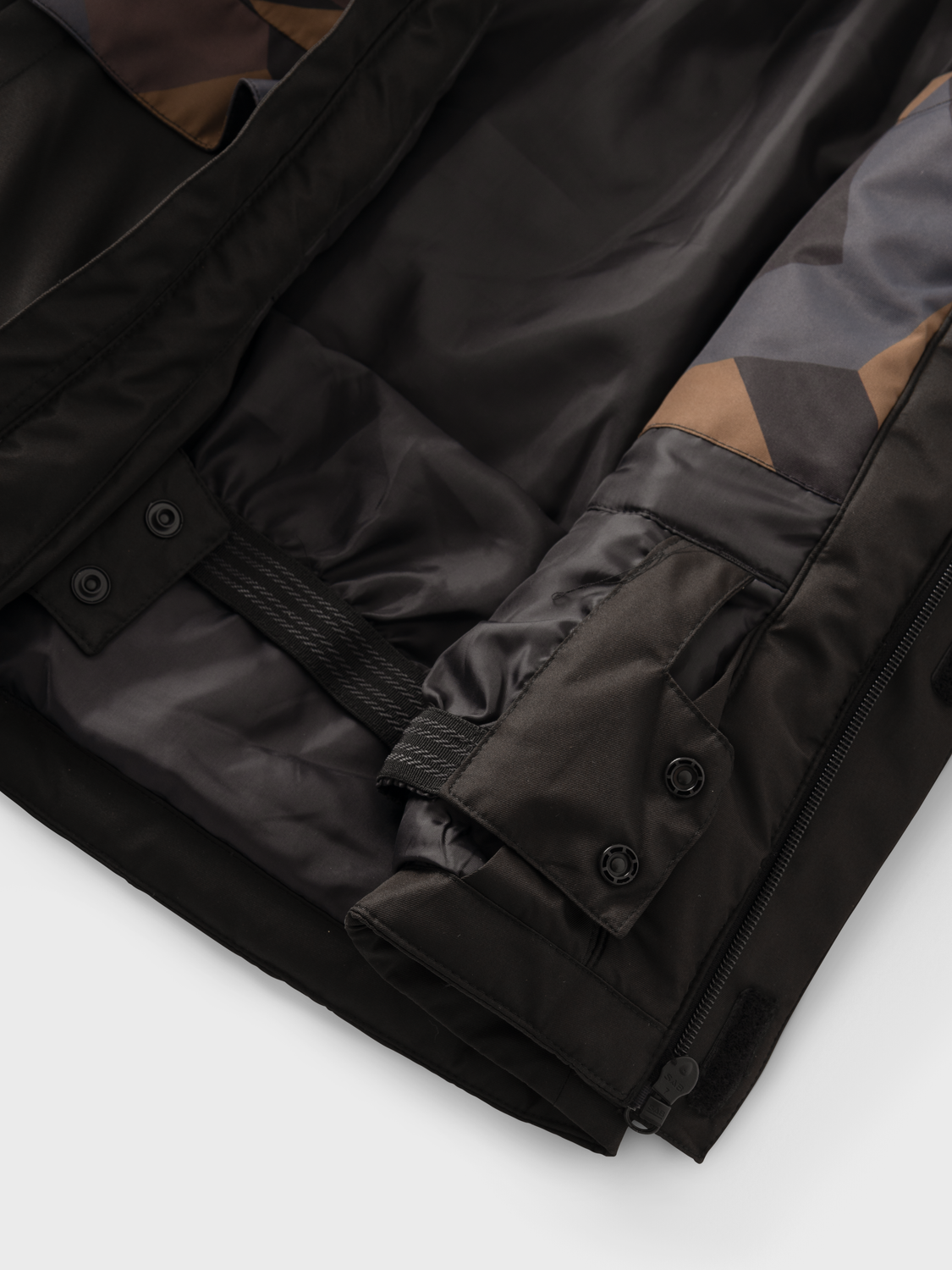 model_shot-front_full